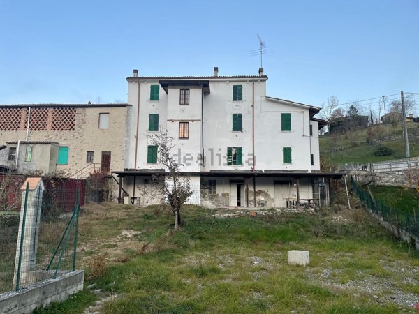 casa indipendente in vendita a Coli