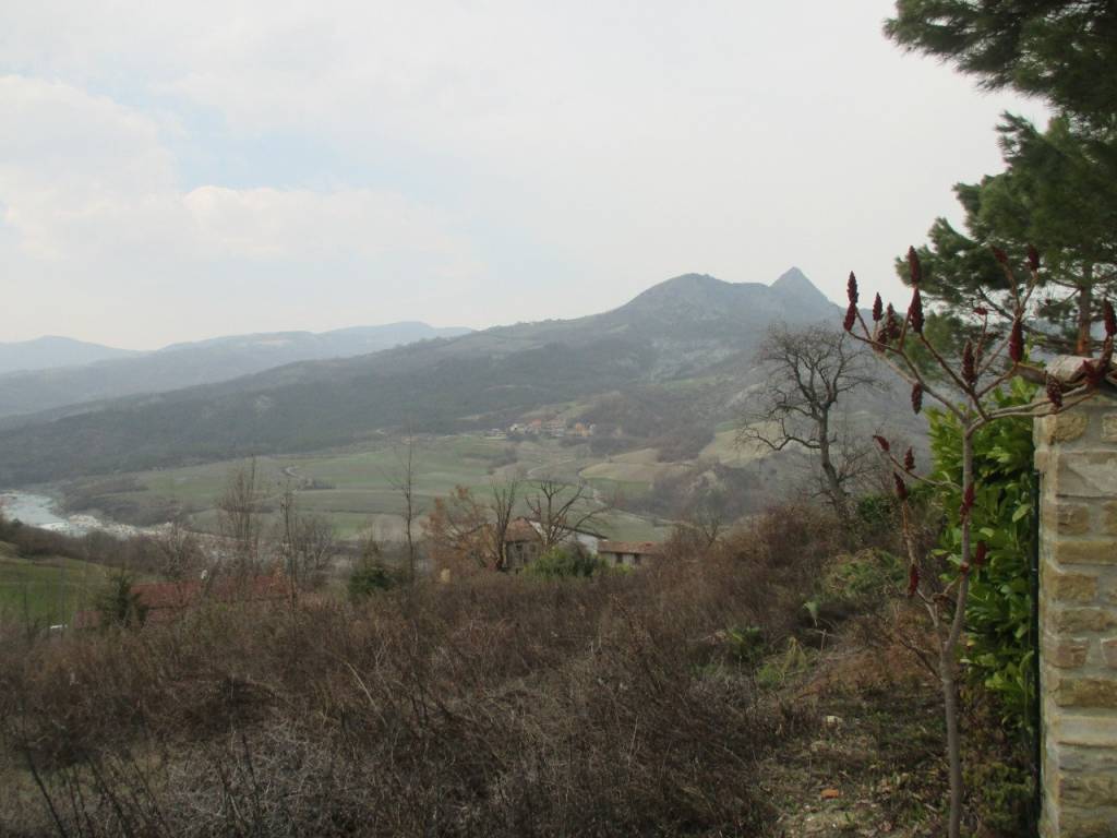 terreno edificabile in vendita a Coli in zona Perino