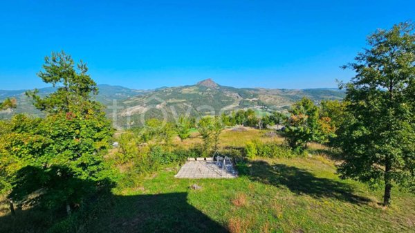 casa indipendente in vendita a Coli in zona Perino