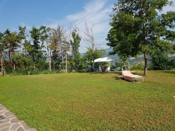 casa indipendente in vendita a Coli in zona Perino