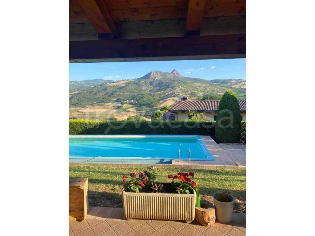 casa indipendente in vendita a Coli in zona Perino