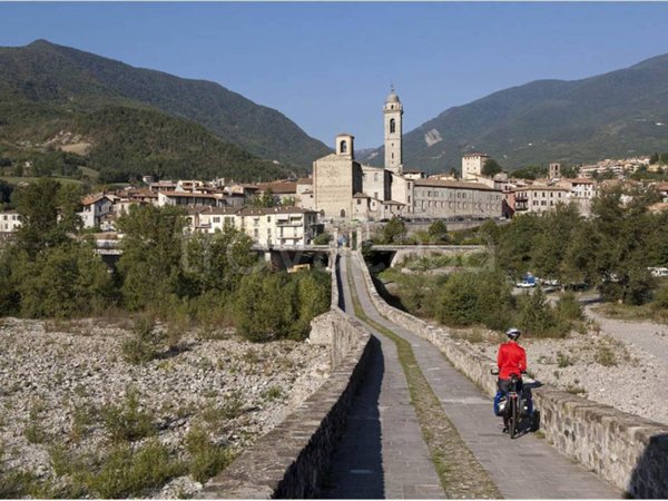 casa indipendente in vendita a Coli in zona Perino