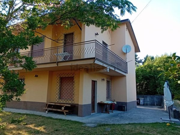 casa indipendente in vendita a Coli in zona Perino