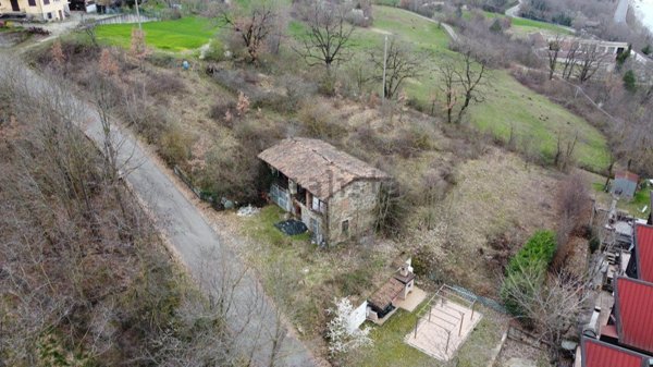 quadrivano in vendita a Coli in zona Perino