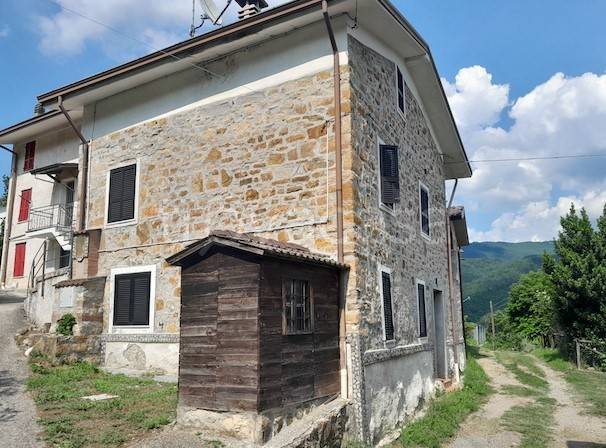 casa indipendente in vendita a Corte Brugnatella in zona Marsaglia