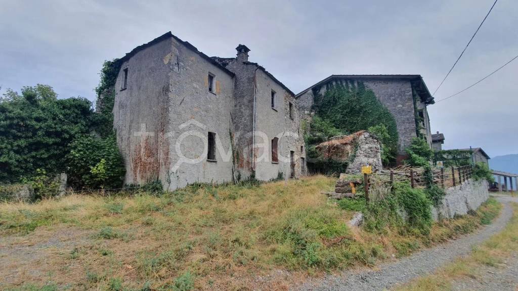 casa indipendente in vendita a Corte Brugnatella