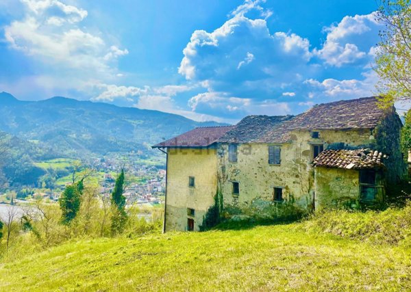 casale in vendita a Corte Brugnatella in zona Marsaglia