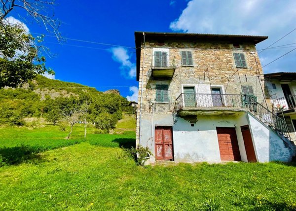 casale in vendita a Corte Brugnatella in zona Marsaglia