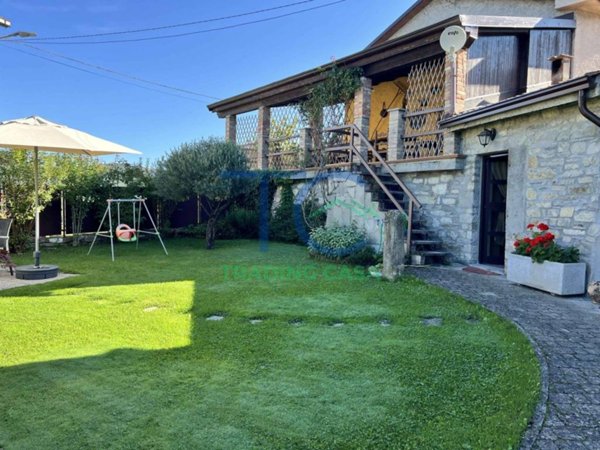 casa indipendente in vendita a Corte Brugnatella