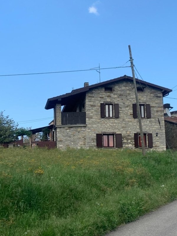 casa indipendente in vendita a Corte Brugnatella in zona Marsaglia