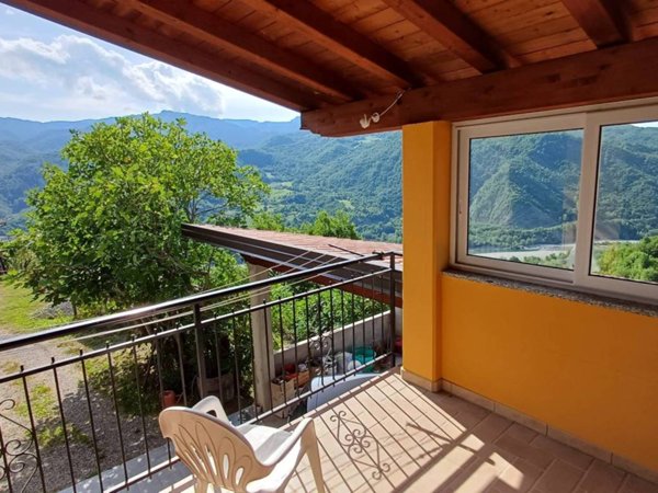 casa indipendente in vendita a Corte Brugnatella