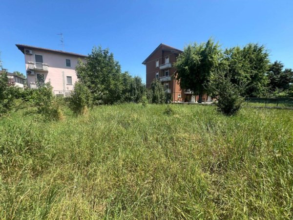 terreno edificabile in vendita a Cortemaggiore