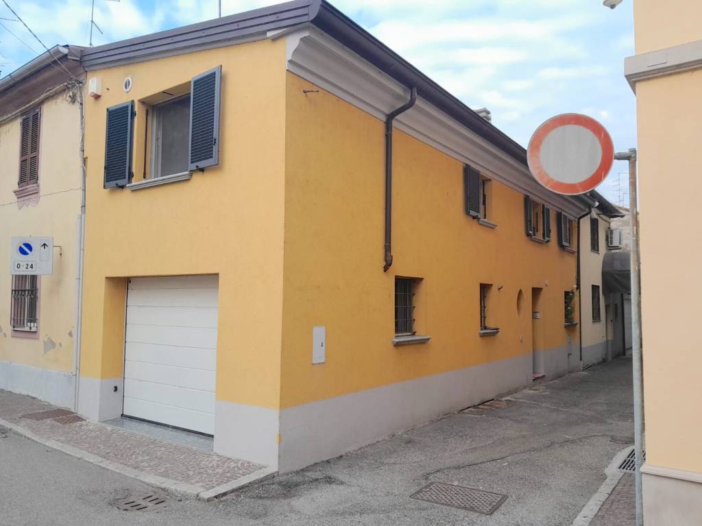 casa semindipendente in vendita a Cortemaggiore