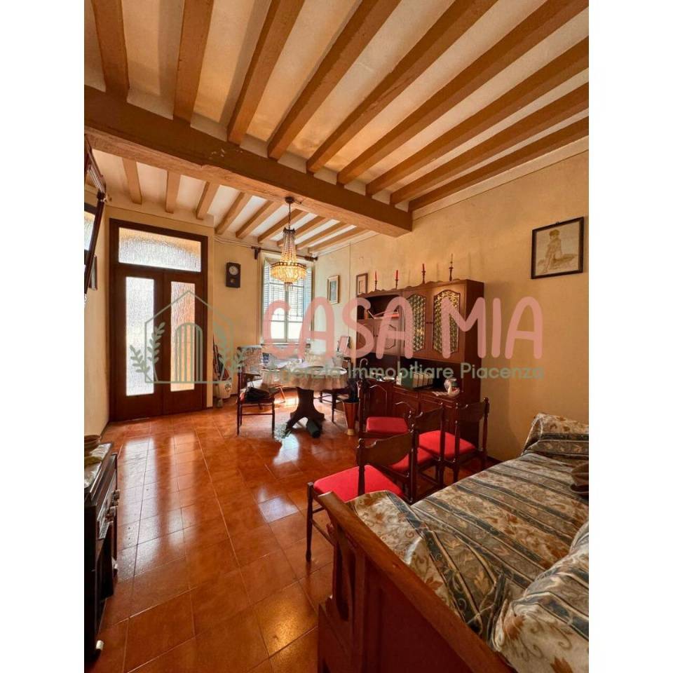 casa indipendente in vendita a Cortemaggiore