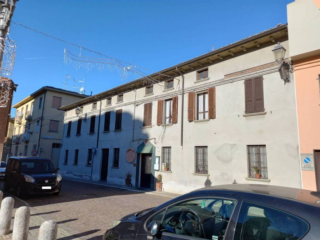 intera palazzina in vendita a Cortemaggiore