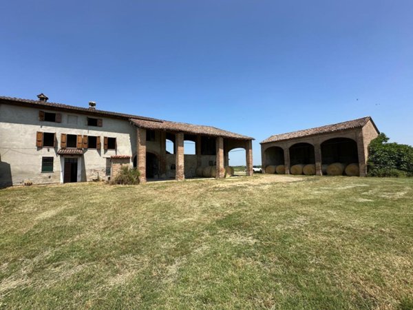 casa indipendente in vendita a Cortemaggiore