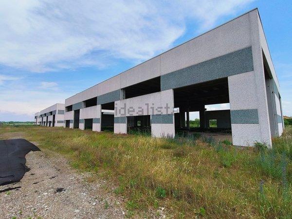 locale di sgombero in vendita a Cortemaggiore