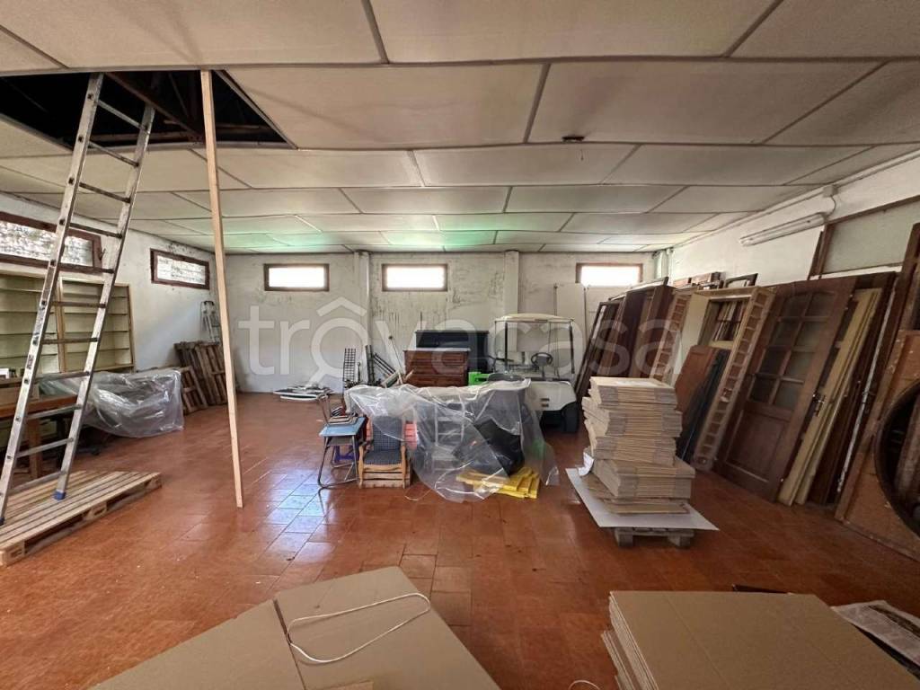 locale commerciale in vendita a Cortemaggiore