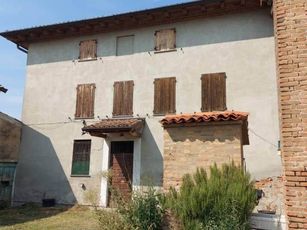 casa indipendente in vendita a Cortemaggiore in zona Chiavenna Landi