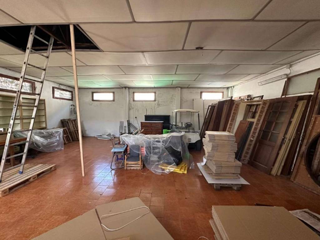 locale commerciale in vendita a Cortemaggiore