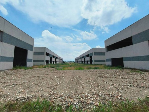 locale commerciale in vendita a Cortemaggiore