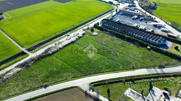 terreno edificabile in vendita a Cortemaggiore