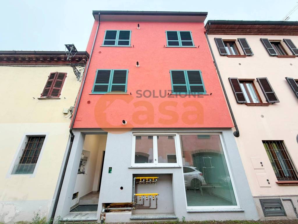 intera palazzina in vendita a Cortemaggiore