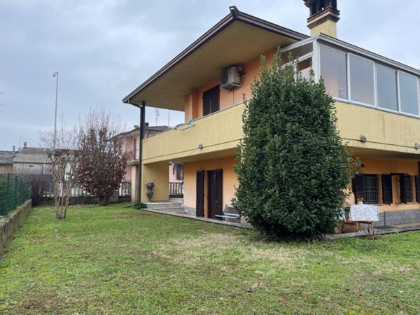 casa indipendente in vendita a Cortemaggiore in zona Chiavenna Landi