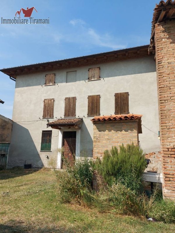 casa indipendente in vendita a Cortemaggiore in zona Chiavenna Landi