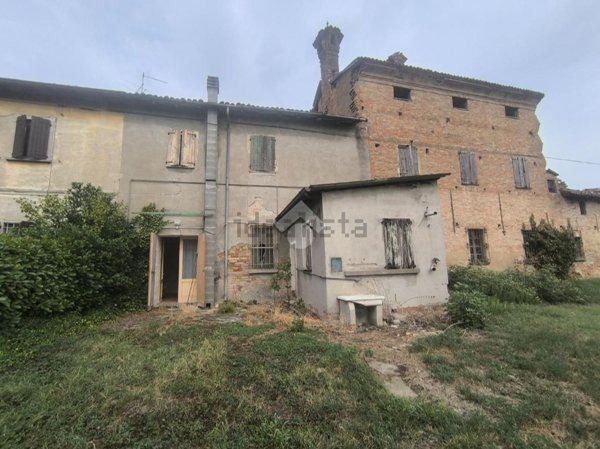casale in vendita a Cortemaggiore in zona Chiavenna Landi
