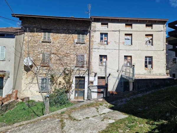 casa indipendente in vendita a Farini in zona Pradovera
