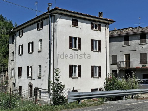casa indipendente in vendita a Farini in zona Groppallo