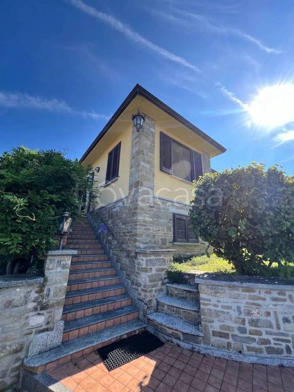casa indipendente in vendita a Farini in zona Le Moline