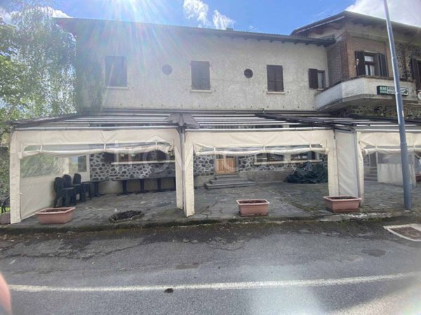 negozio in vendita a Farini in zona Groppallo