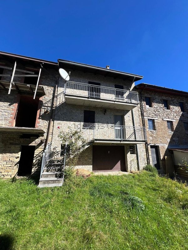 casa semindipendente in vendita a Farini