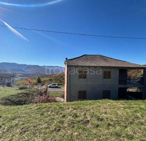 casa indipendente in vendita a Farini in zona Groppallo