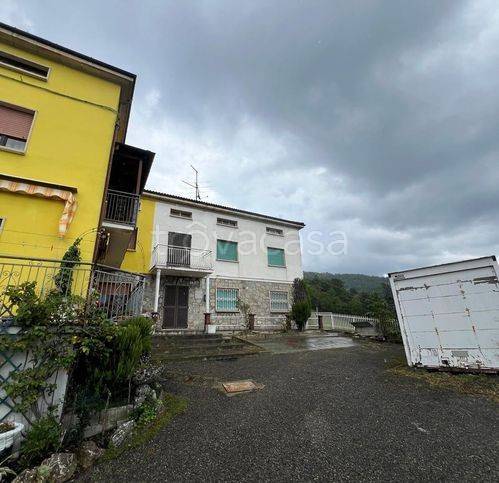 casa indipendente in vendita a Farini in zona Boccolo Noce