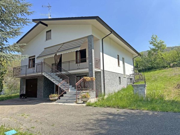 casa indipendente in vendita a Farini in zona Groppallo