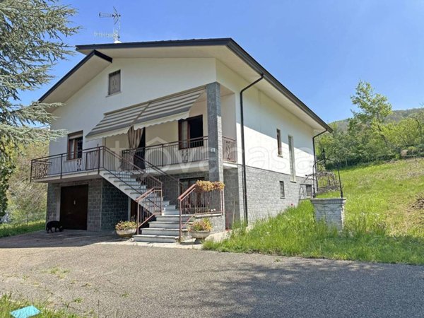 casa indipendente in vendita a Farini in zona Groppallo