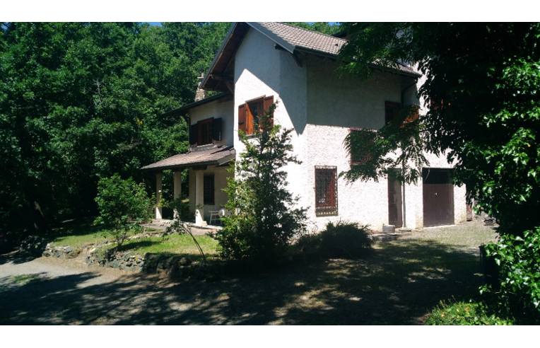 casa indipendente in vendita a Farini in zona Groppallo