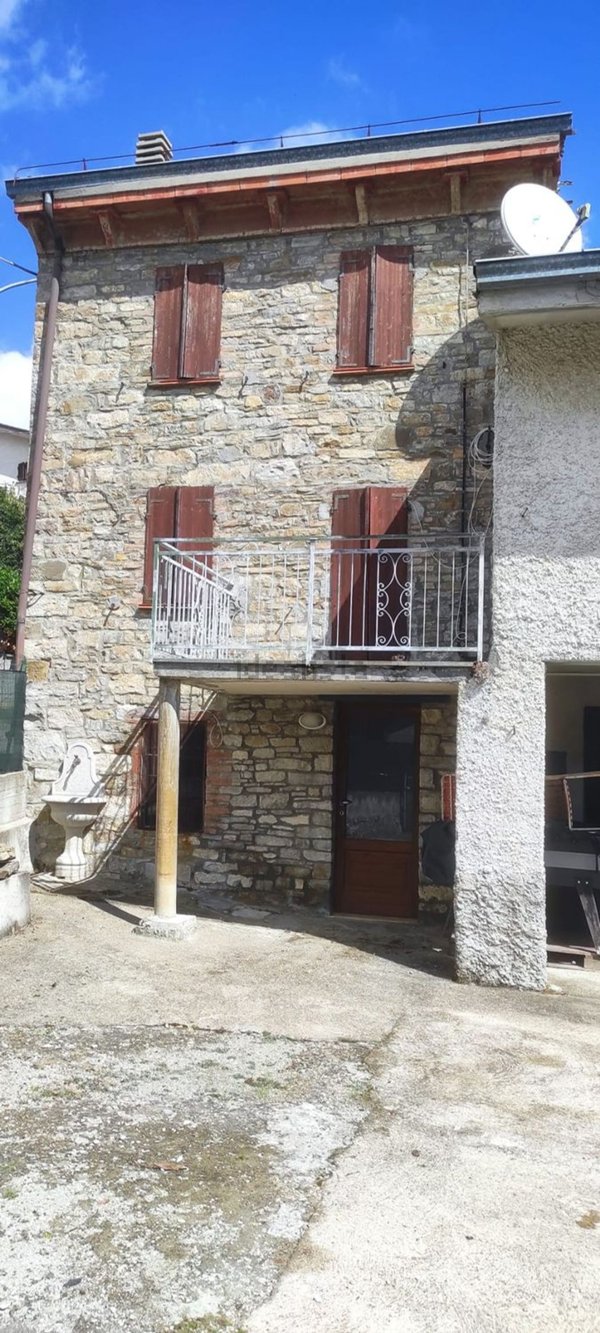 casa indipendente in vendita a Farini