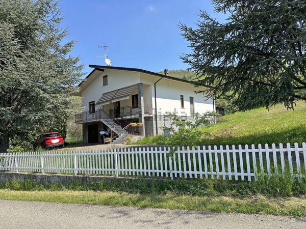 casa indipendente in vendita a Farini in zona Groppallo