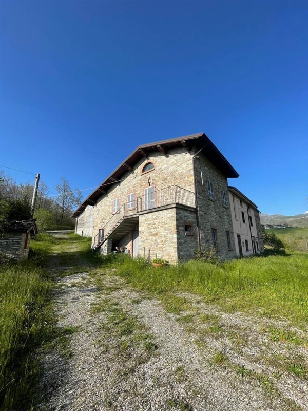 casa semindipendente in vendita a Farini