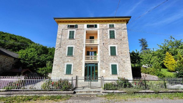 casa indipendente in vendita a Farini in zona Groppallo