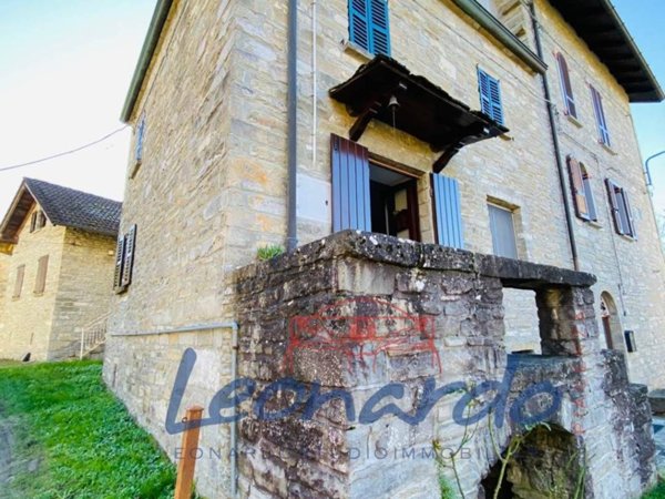 appartamento in vendita a Farini in zona Montereggio