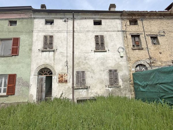 casa indipendente in vendita a Farini in zona Groppallo