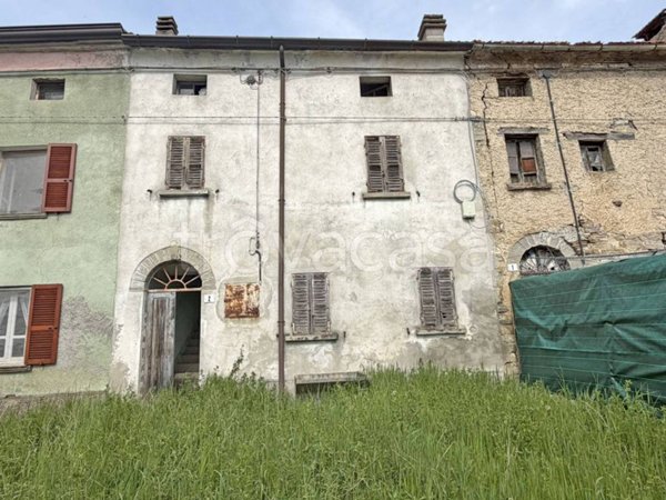 casa indipendente in vendita a Farini in zona Groppallo