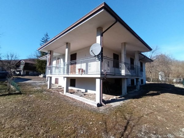 casa indipendente in vendita a Farini in zona Groppallo