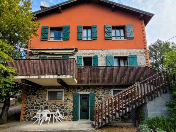 casa indipendente in vendita a Farini in zona Groppallo