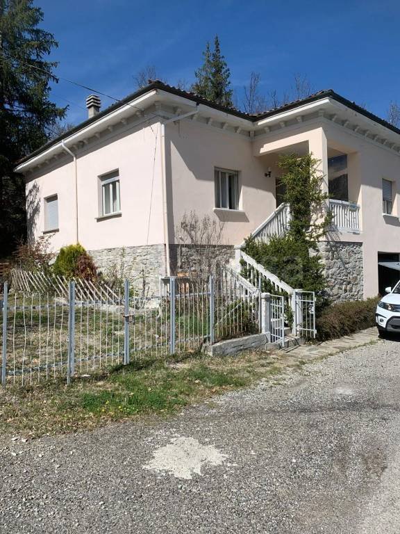 casa indipendente in vendita a Ferriere